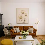 Native Dietla 71 Apartment