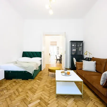 Native Dietla 71 Apartment