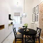 Native Dietla 71 * Cracovia
